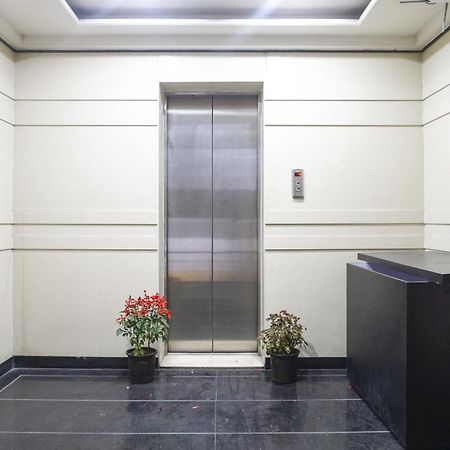 Super Townhouse Oak Sr Hotel Wakad Пюн Екстериор снимка